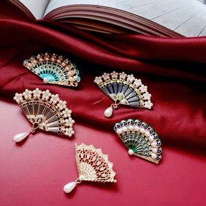 brooches